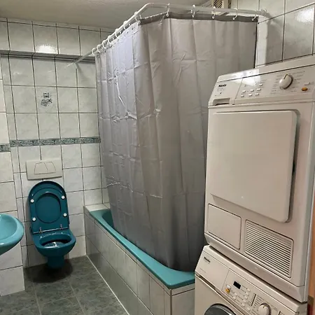 Ganzes Haus In Der *